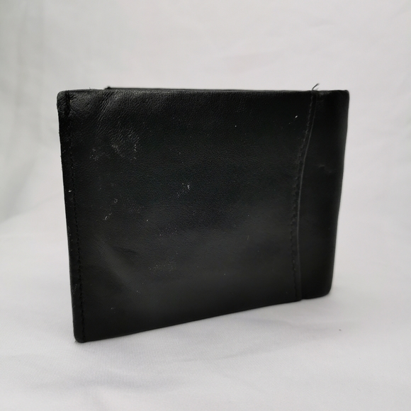 SwissGear Black Genuine Leather Bifold Wallet - Picture 4 of 6